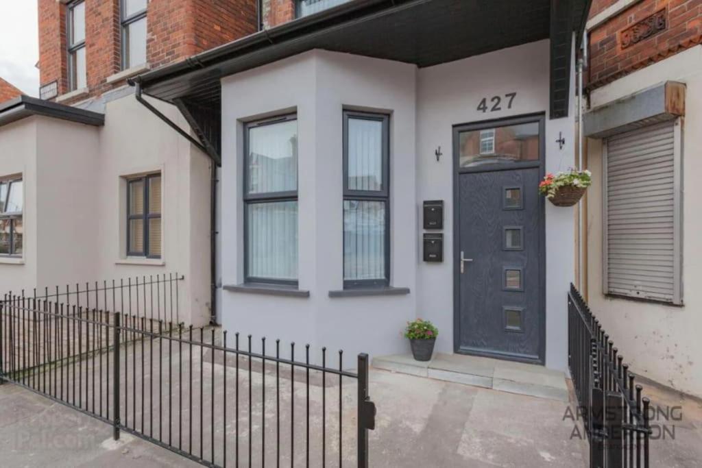 Modern 1-Bed Apartment Belfast Exterior photo